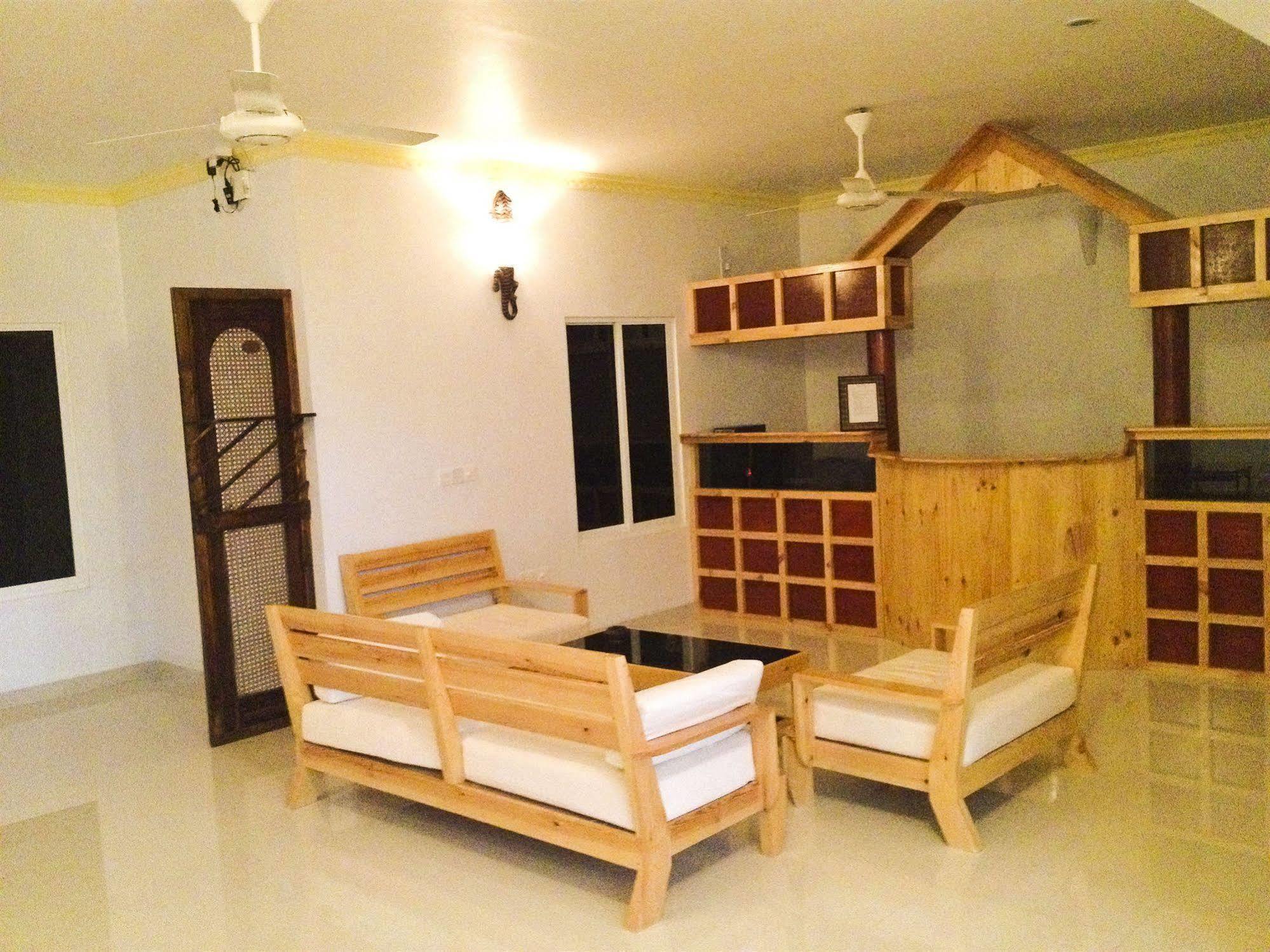 Arena Lodge Sky Maafushi Esterno foto